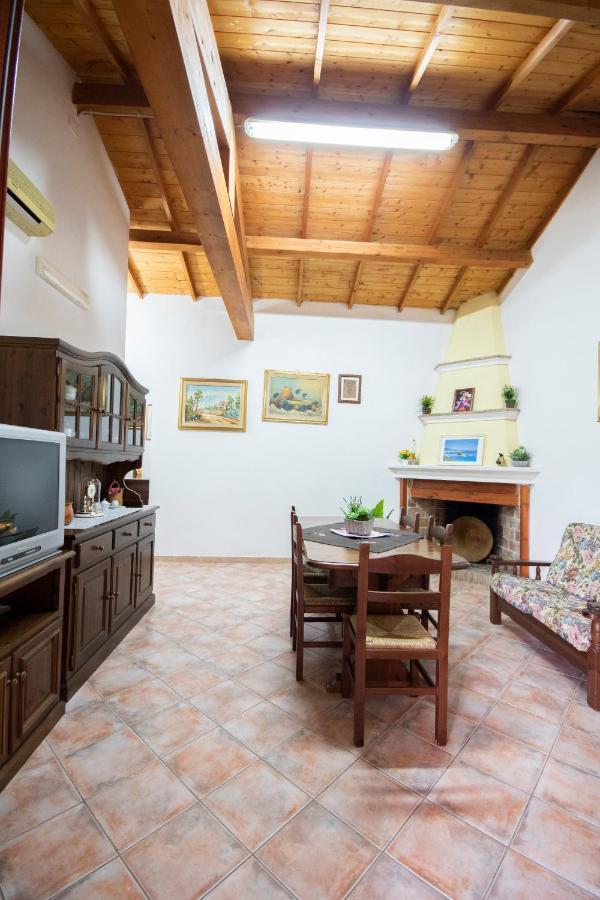 Is Cuccus Bed & Breakfast Masainas Dış mekan fotoğraf